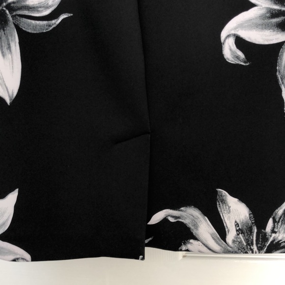 T TAHARI | EUC floral black and white work dress with back zip SIZE 6 - Picture 5 of 12